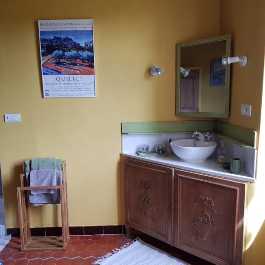 Bed and Breakfast Les Tournesols Mallemort Esterno foto